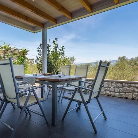 Apartman Trava Just A Few Steps From The Seaside