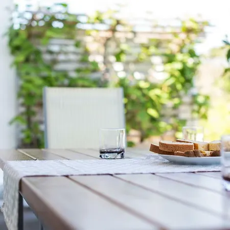 Trava Just A Few Steps From The Seaside Klimno