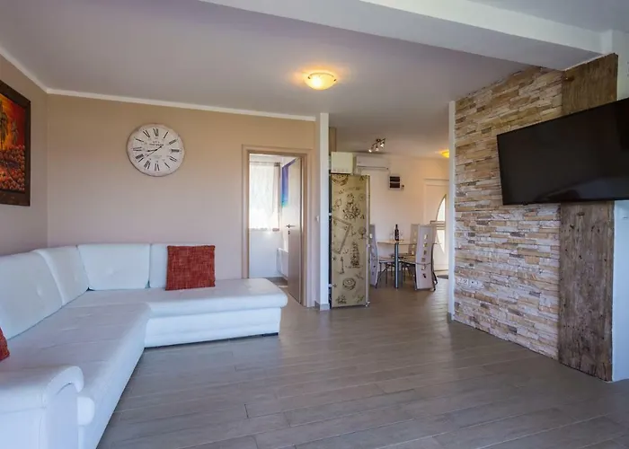 Trava Just A Few Steps From The Seaside * Klimno