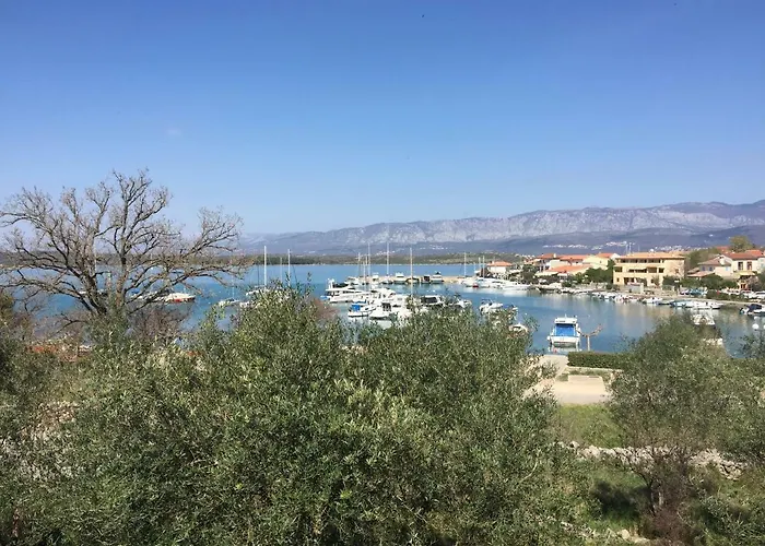 Trava Just A Few Steps From The Seaside *