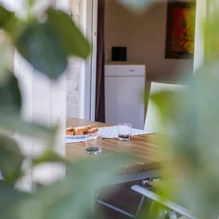 Trava Just A Few Steps From The Seaside * Klimno