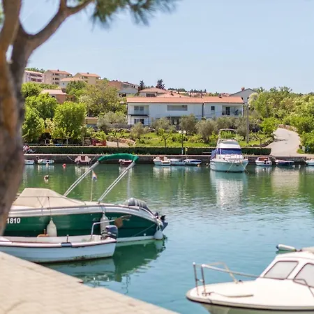 Trava Just A Few Steps From The Seaside