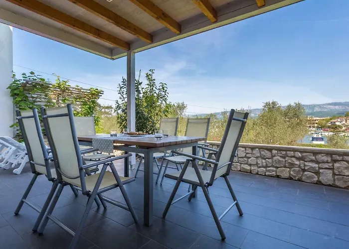 Daire Trava Just A Few Steps From The Seaside