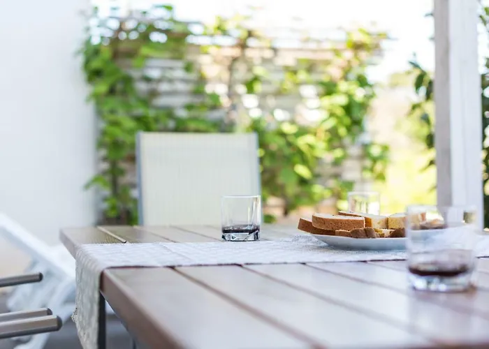 Trava Just A Few Steps From The Seaside Klimno